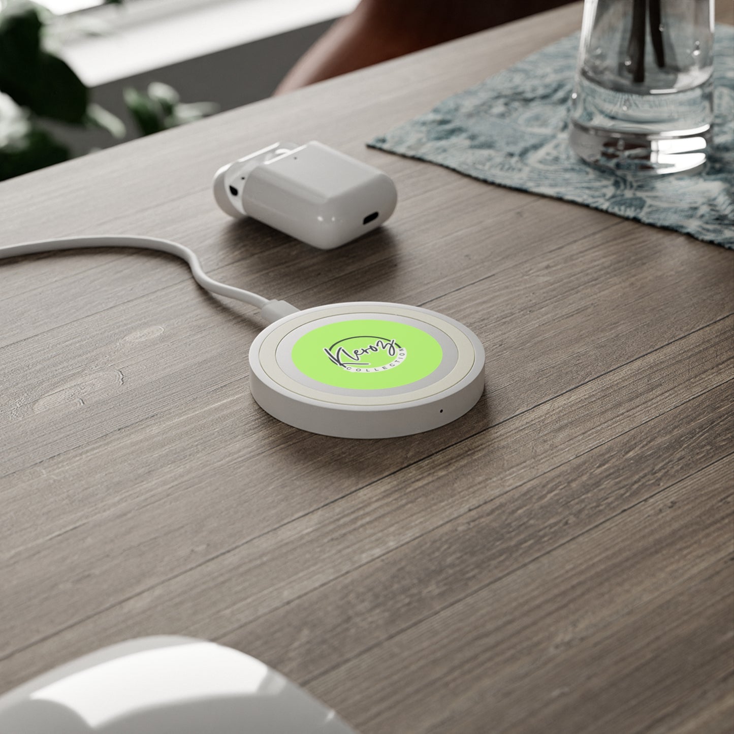 Quake Wireless Charging Pad - Modern Green Design, Perfect for Home and Office